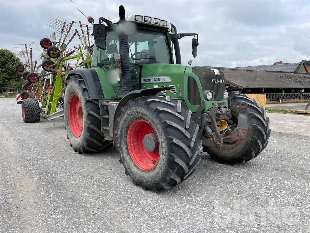 Fendt 820 Vario (2009) - Трактор: фото 2 Fendt 820 Vario (2009) - Трактор: фото 2