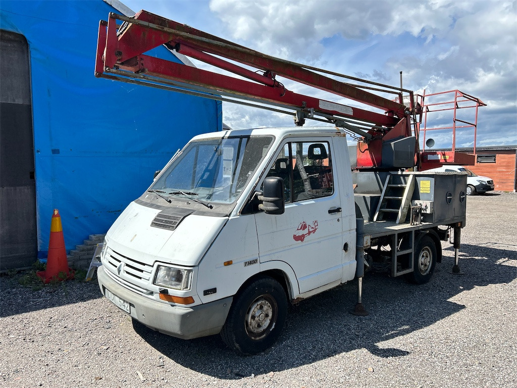 RENAULT TRAFIC TCYE05 - Коммерческий автомобиль: фото 2 RENAULT TRAFIC TCYE05 - Коммерческий автомобиль: фото 2