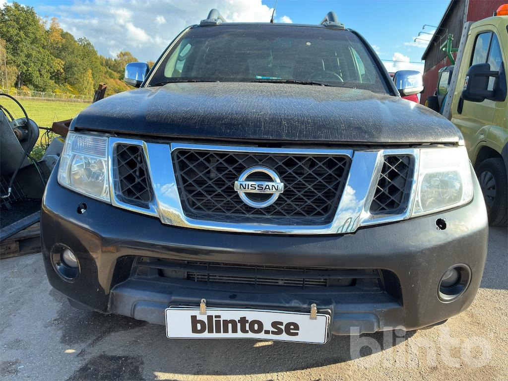 NISSAN - Легковой автомобиль: фото 2 NISSAN - Легковой автомобиль: фото 2