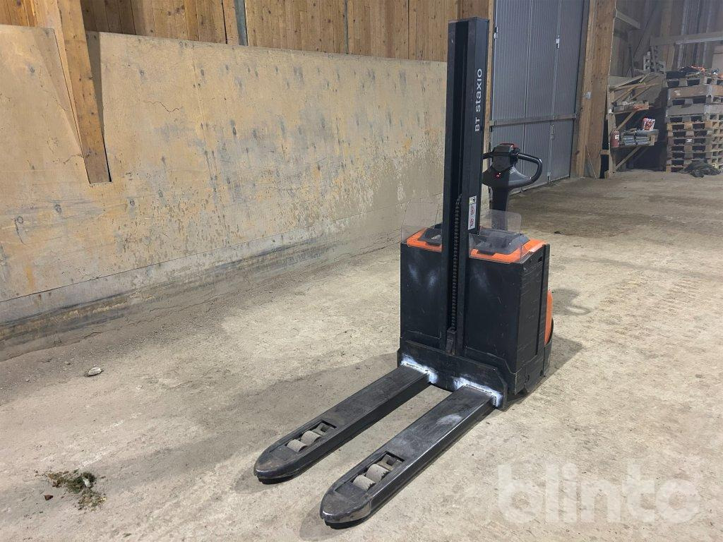 Toyota SWE080L - Штабелер: фото 4 Toyota SWE080L - Штабелер: фото 4