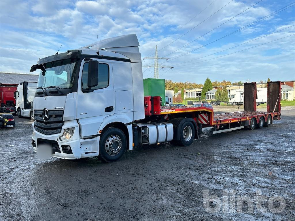 Mercedes-Benz Actros 1843 LS 4x2 + Kässbohrer Lowbed LB3E - Тягач, Низкорамный полуприцеп: фото 1 Mercedes-Benz Actros 1843 LS 4x2 + Kässbohrer Lowbed LB3E - Тягач, Низкорамный полуприцеп: фото 1