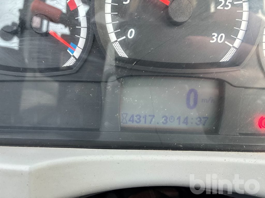 Трактор VALTRA: фото 27