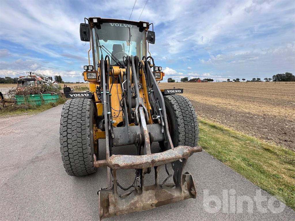 VOLVO L50D - Колёсный погрузчик: фото 2 VOLVO L50D - Колёсный погрузчик: фото 2