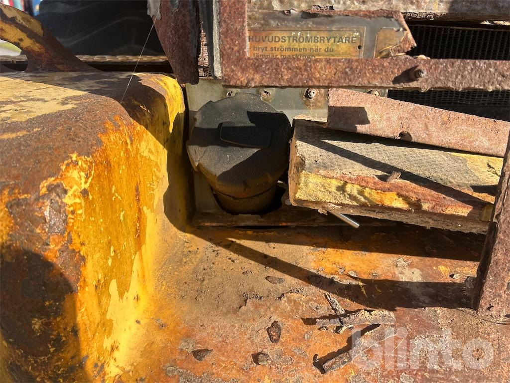 Колёсный погрузчик VOLVO L90D: фото 47