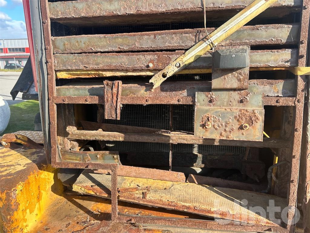 Колёсный погрузчик VOLVO L90D: фото 46