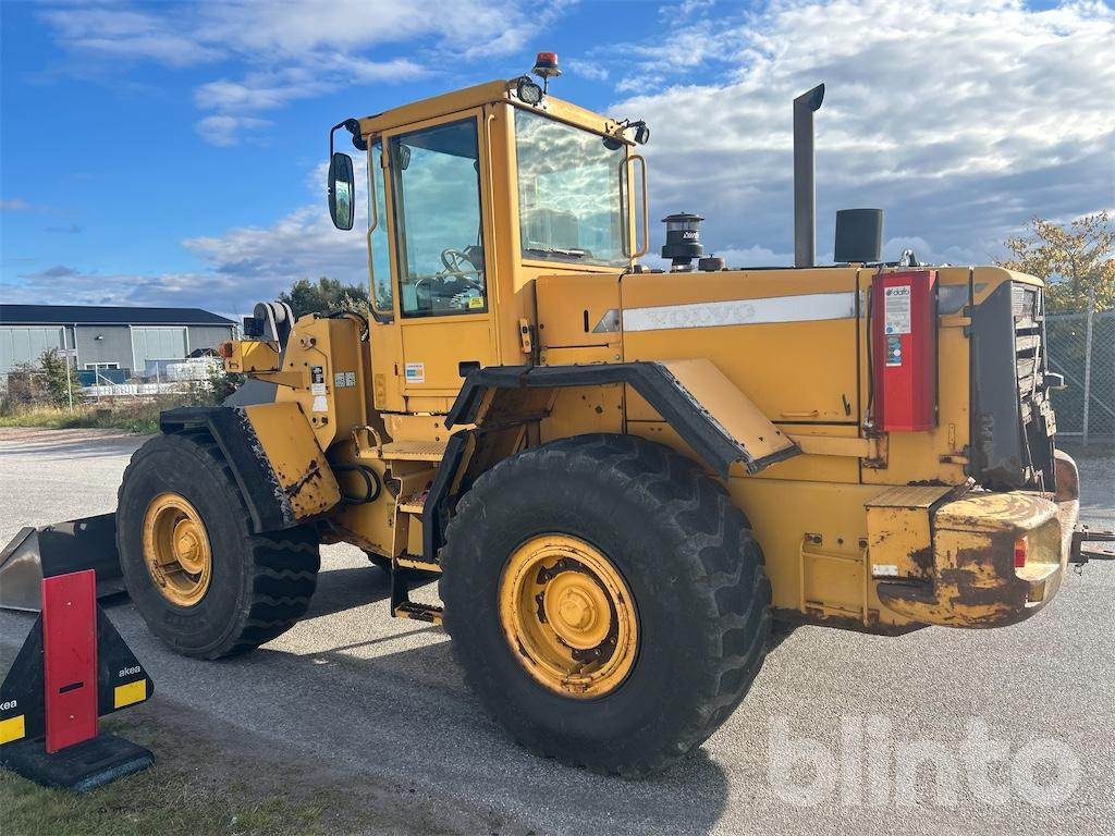 Колёсный погрузчик VOLVO L90D: фото 9