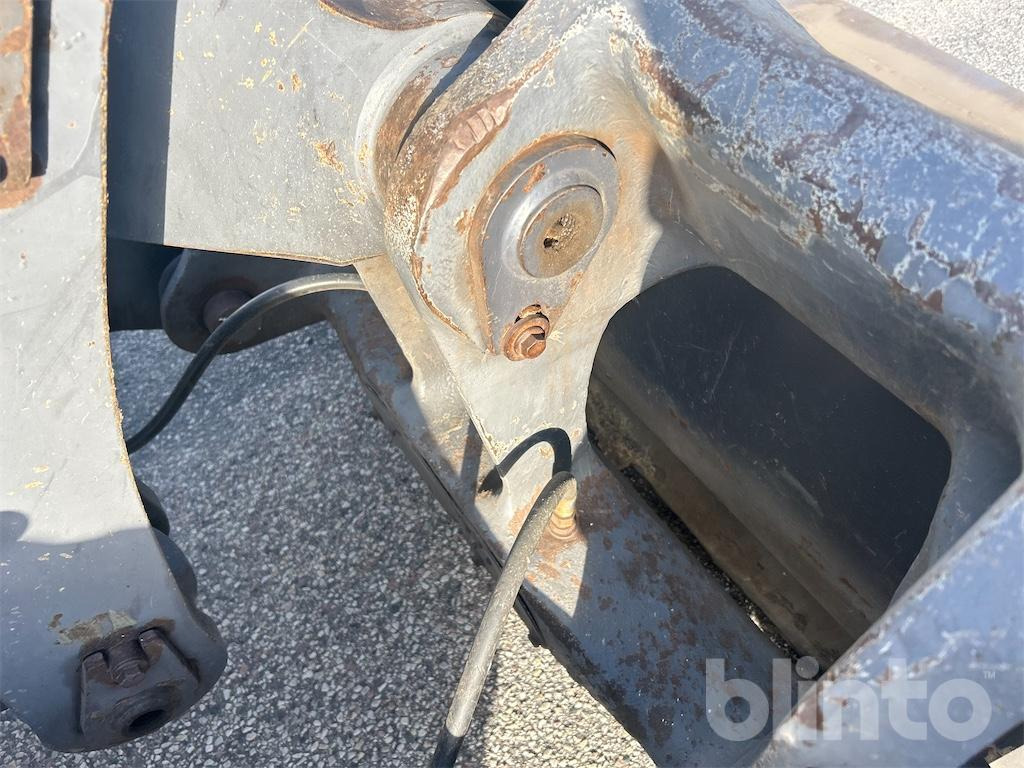 Колёсный погрузчик VOLVO L90D: фото 20