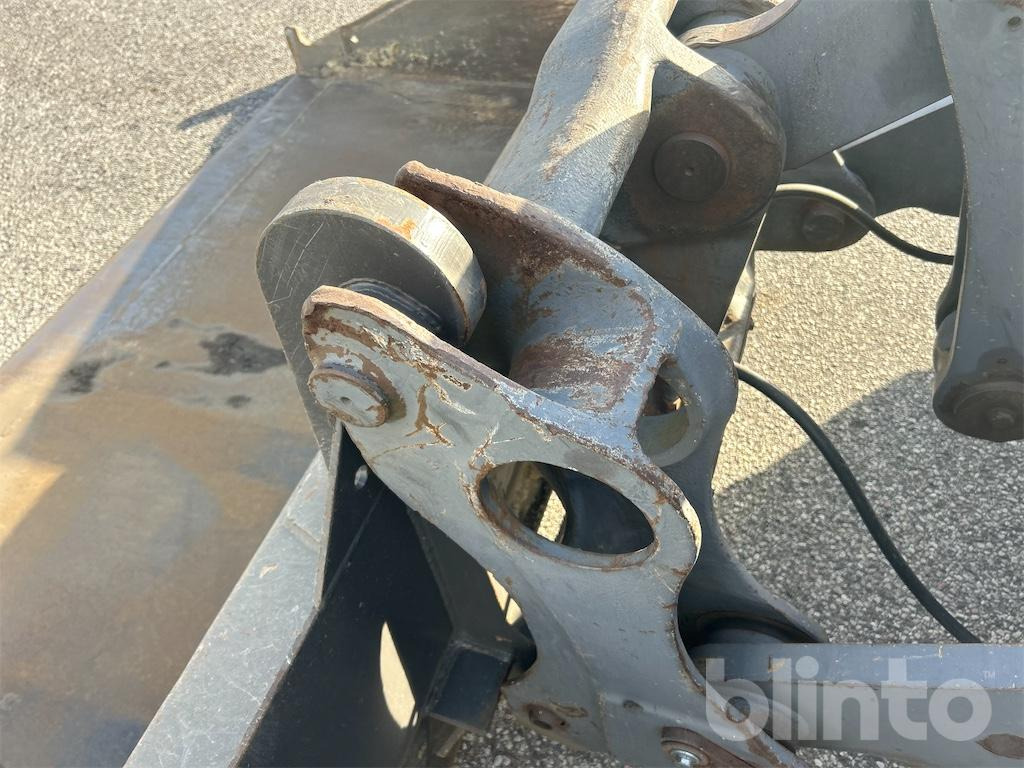 Колёсный погрузчик VOLVO L90D: фото 17