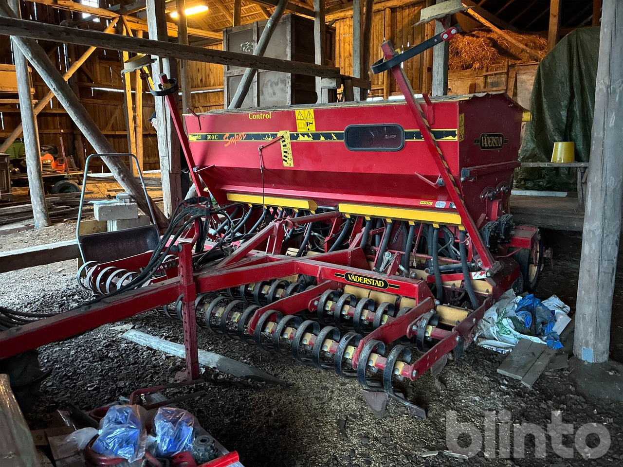 Väderstad Rapid 300C CB - Сеялка: фото 1 Väderstad Rapid 300C CB - Сеялка: фото 1