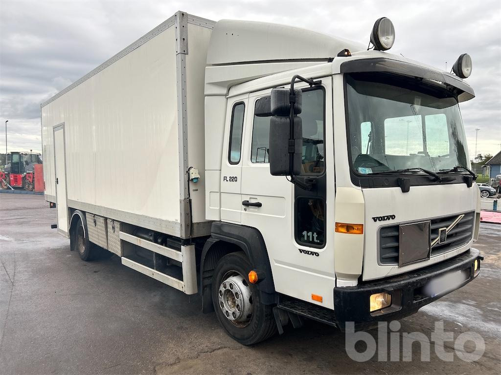 Volvo FL611 4x2 - Nybesiktigad - Грузовик с закрытым кузовом: фото 3 Volvo FL611 4x2 - Nybesiktigad - Грузовик с закрытым кузовом: фото 3