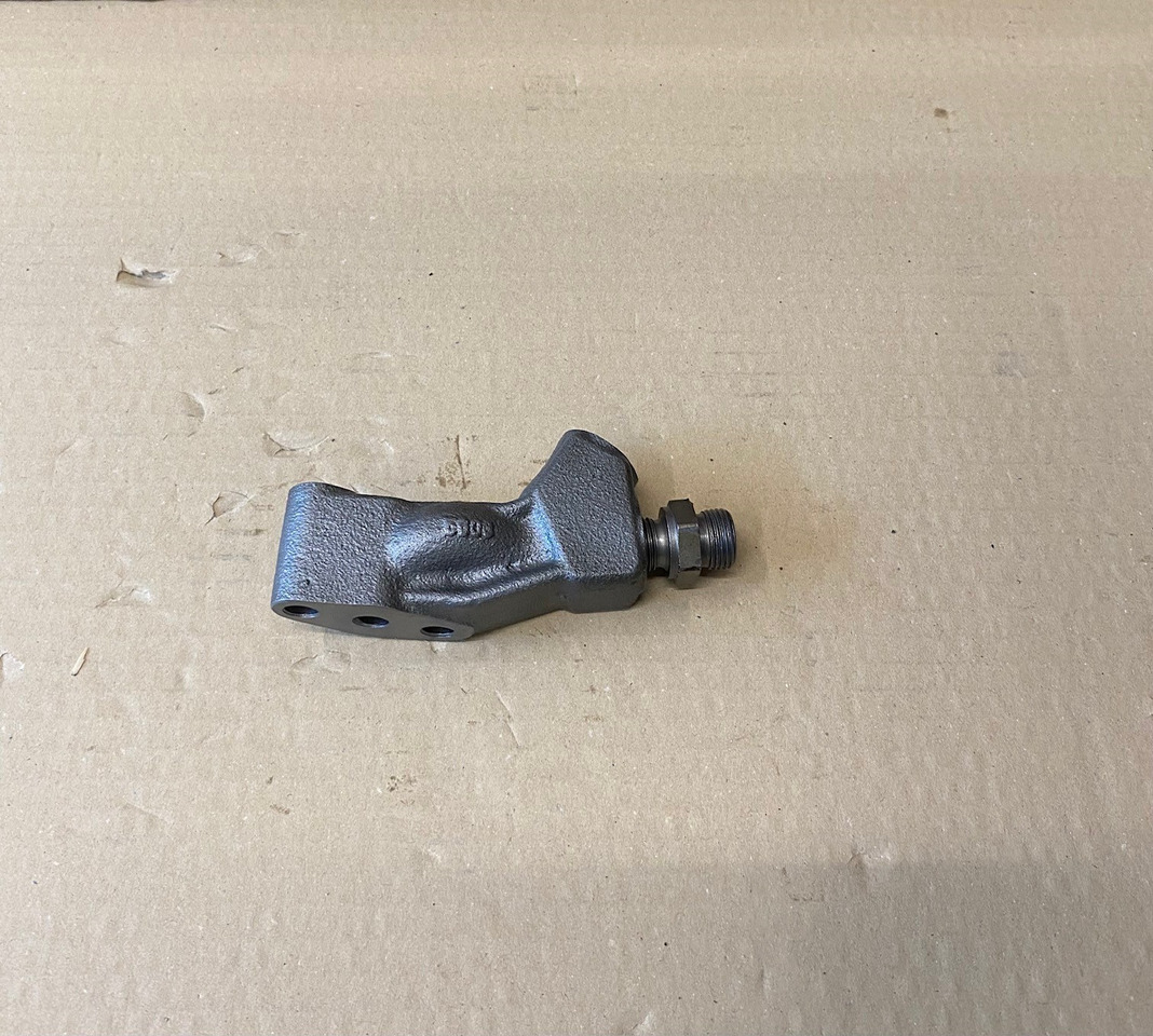 FLANGIA ENTRATA OLIO TURBO MAN 51057150104 - Двигатель и запчасти для Грузовиков: фото 1 FLANGIA ENTRATA OLIO TURBO MAN 51057150104 - Двигатель и запчасти для Грузовиков: фото 1