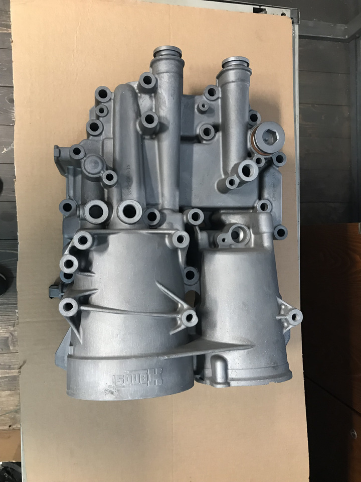 MODULO RAFFREDDAMENTO OLIO MOTORI MAN D2066 / D2676 - Двигатель и запчасти для Грузовиков: фото 1 MODULO RAFFREDDAMENTO OLIO MOTORI MAN D2066 / D2676 - Двигатель и запчасти для Грузовиков: фото 1