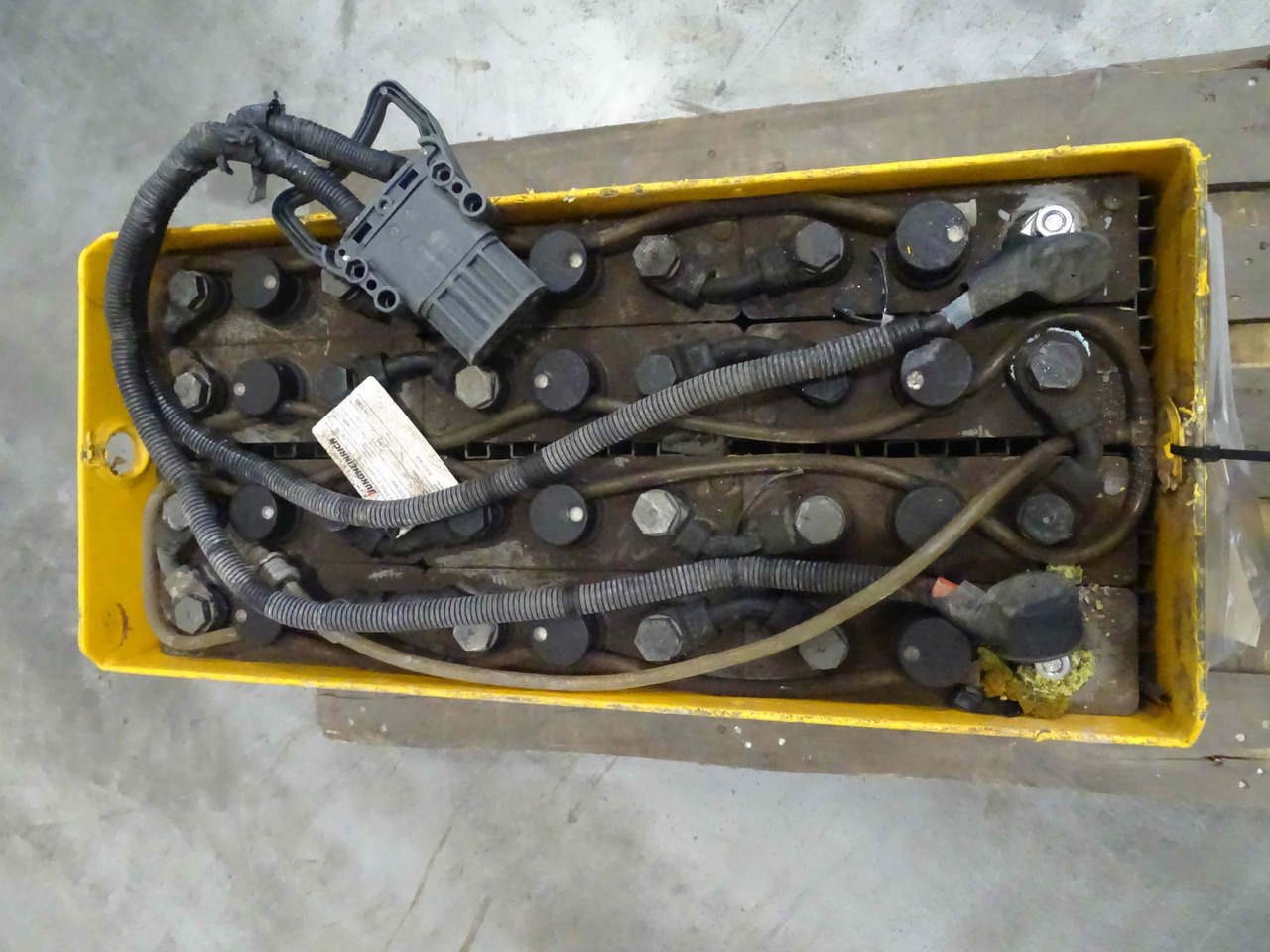 Jungheinrich 24V375AH - Строительная техника: фото 3 Jungheinrich 24V375AH - Строительная техника: фото 3