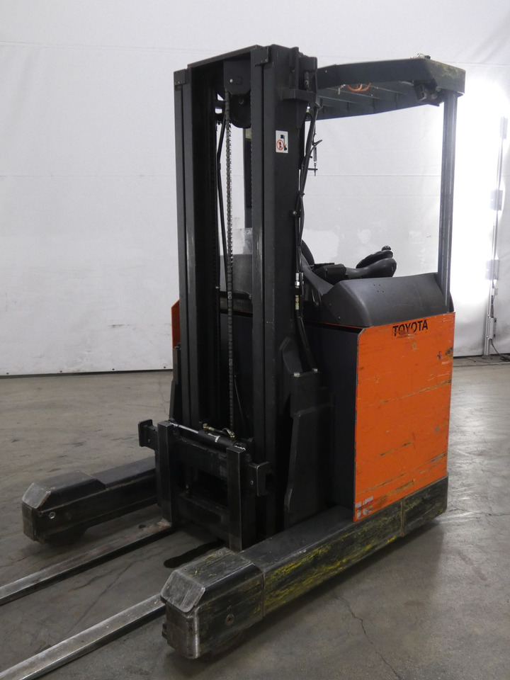 Toyota 7FBRE16-1 - Ричтрак: фото 1 Toyota 7FBRE16-1 - Ричтрак: фото 1