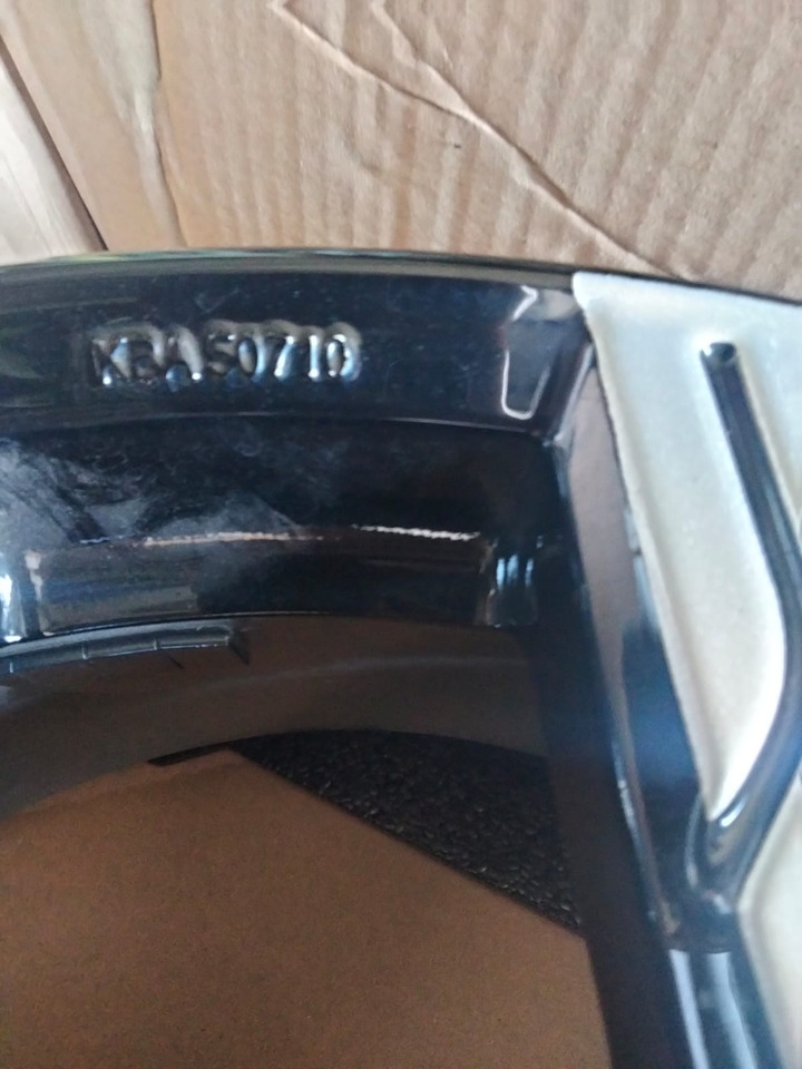 Mitsubishi Pajero L200 20 Zoll original Rims KBA50710 - Колесный диск для Легковых автомобилей: фото 4 Mitsubishi Pajero L200 20 Zoll original Rims KBA50710 - Колесный диск для Легковых автомобилей: фото 4