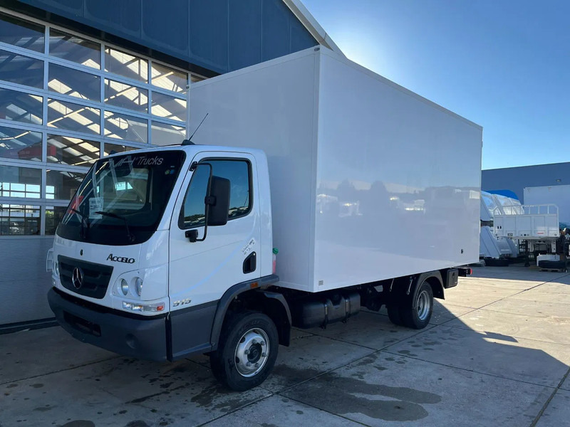 Mercedes-Benz Accelo 915 4x2 Closed Cargo Truck - Грузовик с закрытым кузовом: фото 1 Mercedes-Benz Accelo 915 4x2 Closed Cargo Truck - Грузовик с закрытым кузовом: фото 1