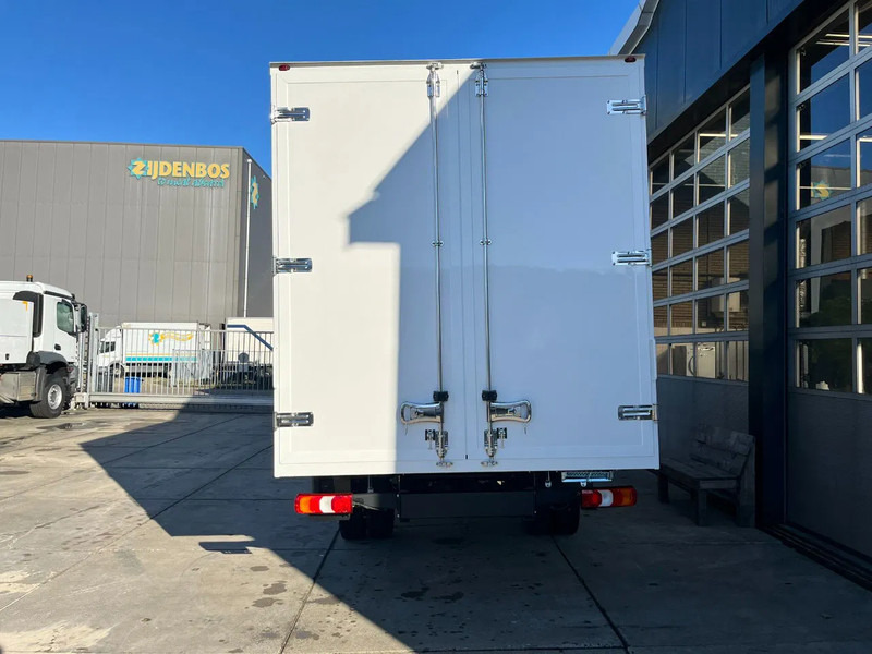 Mercedes-Benz Accelo 915 4x2 Closed Cargo Truck - Грузовик с закрытым кузовом: фото 5 Mercedes-Benz Accelo 915 4x2 Closed Cargo Truck - Грузовик с закрытым кузовом: фото 5