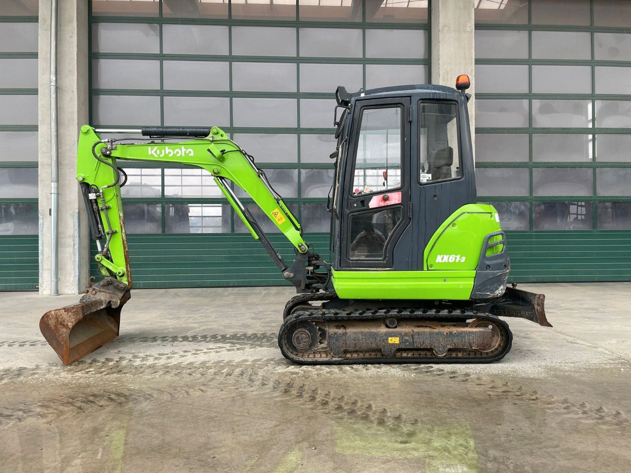 Kubota KX61-3 - Мини-экскаватор: фото 1 Kubota KX61-3 - Мини-экскаватор: фото 1