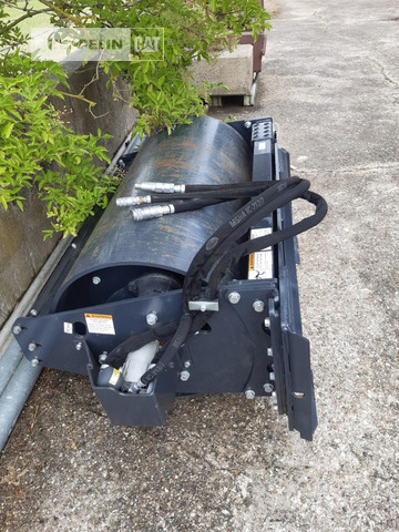 Bobcat Vibrationswalze 48 - Каток: фото 1 Bobcat Vibrationswalze 48 - Каток: фото 1