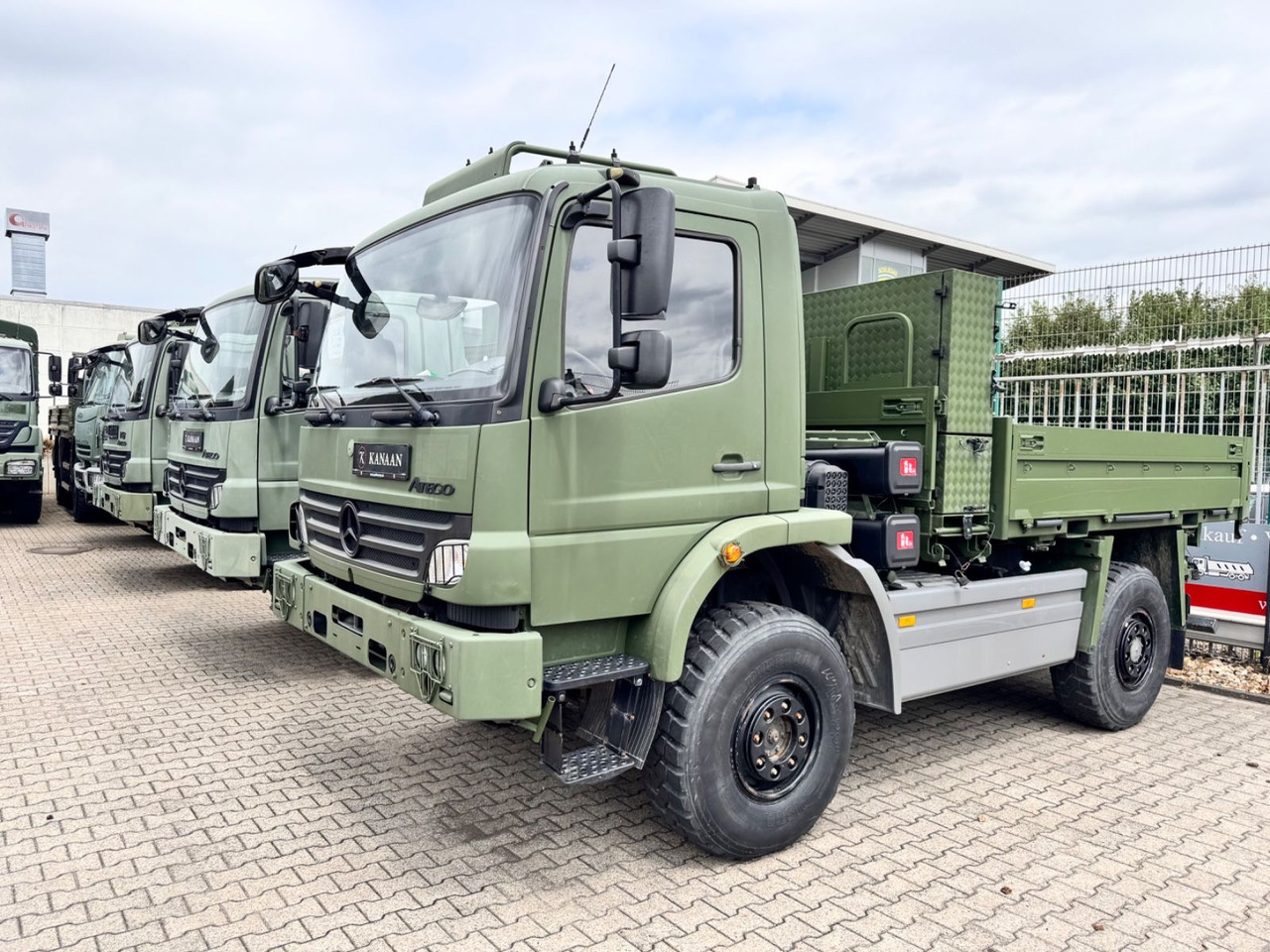 Mercedes-Benz 1018 Atego 4x4 Allrad Camper - Малотоннажный бортовой грузовик: фото 2 Mercedes-Benz 1018 Atego 4x4 Allrad Camper - Малотоннажный бортовой грузовик: фото 2