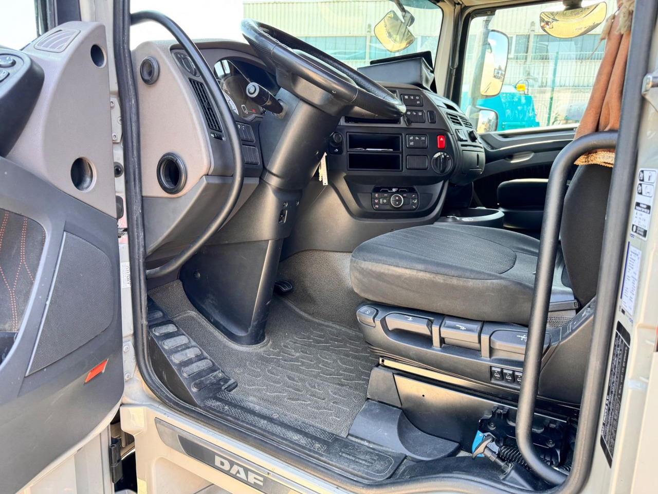 DAF XF 480 FT 4x2 SSC Low Deck Standklima ZF-Intard - Тягач: фото 4 DAF XF 480 FT 4x2 SSC Low Deck Standklima ZF-Intard - Тягач: фото 4