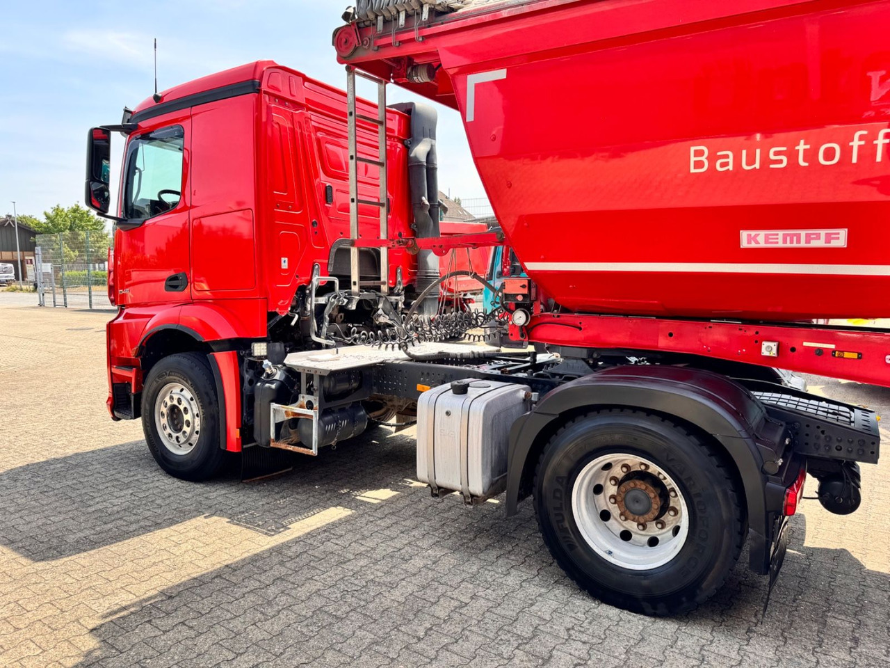 Mercedes-Benz 1846 Actros LS Kipphydraulik Alcoa TÜV NEU - Тягач: фото 3 Mercedes-Benz 1846 Actros LS Kipphydraulik Alcoa TÜV NEU - Тягач: фото 3