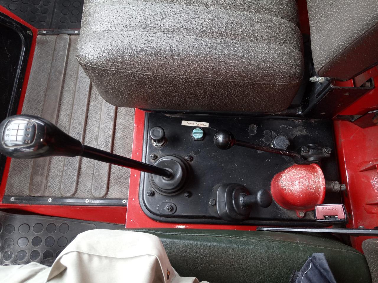 Пожарная машина Mercedes Benz Unimog U1300L Unimog Firetruck: фото 10 Пожарная машина Mercedes Benz Unimog U1300L Unimog Firetruck: фото 10