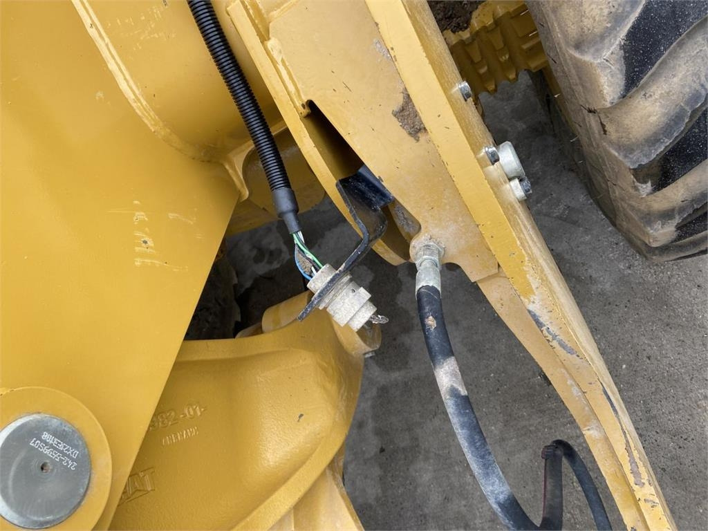 Компактный фронтальный погрузчик CAT 906M (7164): фото 11