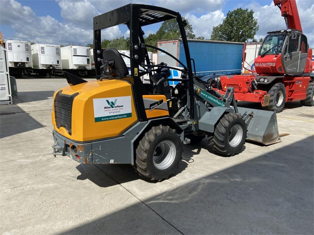 GiANT G2700 Xtra HD (6436) - Компактный фронтальный погрузчик: фото 4 GiANT G2700 Xtra HD (6436) - Компактный фронтальный погрузчик: фото 4