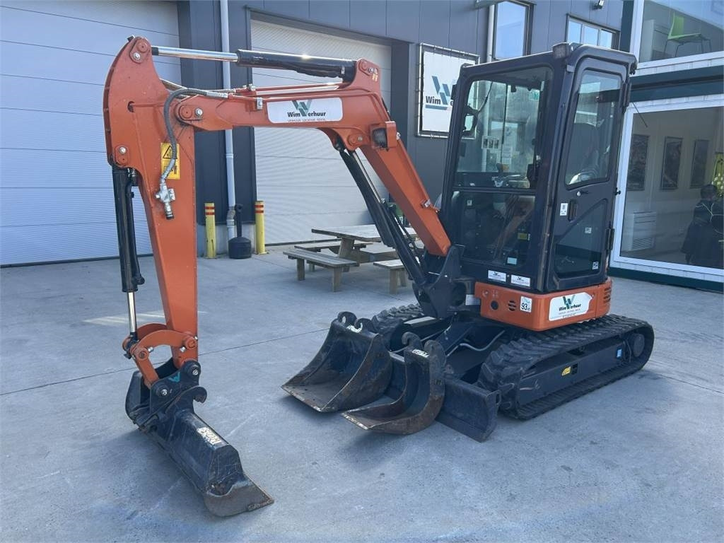 Hitachi ZX26U-6 (9989) - Мини-экскаватор: фото 2 Hitachi ZX26U-6 (9989) - Мини-экскаватор: фото 2