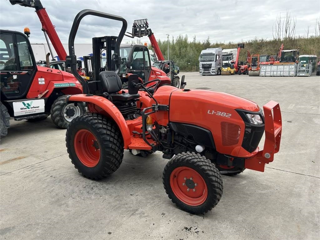 Kubota L1-382 (7325) - Коммунальный трактор: фото 2 Kubota L1-382 (7325) - Коммунальный трактор: фото 2