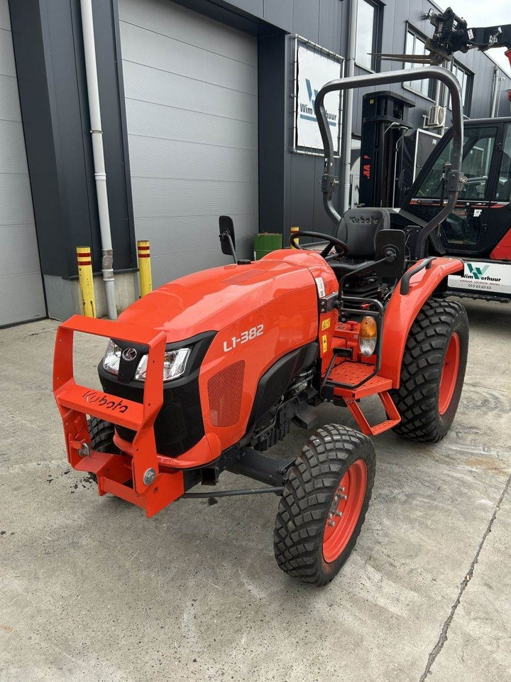 Kubota L1-382 (7325) - Коммунальный трактор: фото 5 Kubota L1-382 (7325) - Коммунальный трактор: фото 5