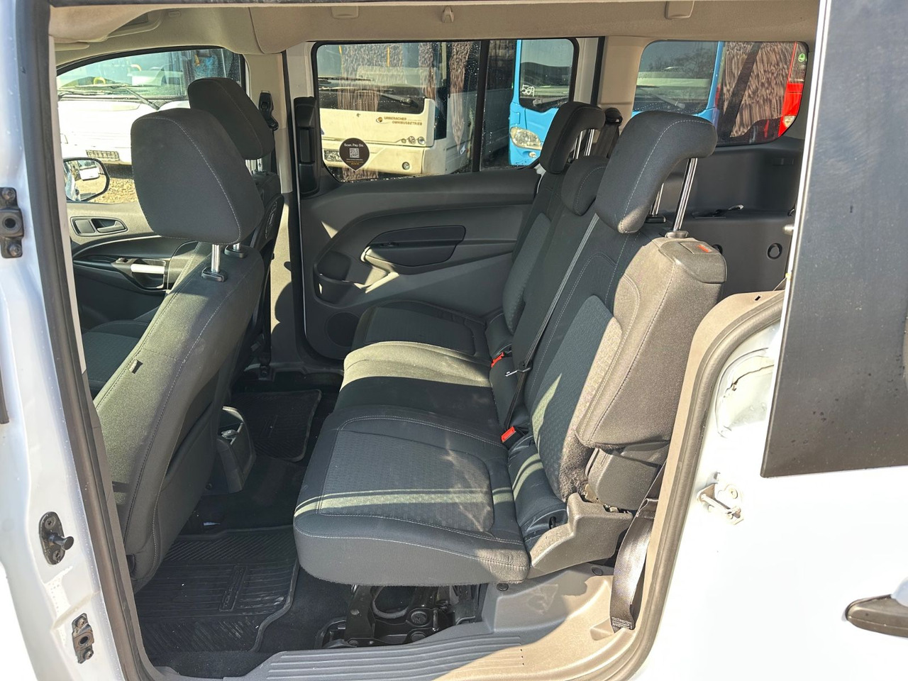Ford Grand Tourneo 1.5 EcoBlue 74kW Auto Trend - Пассажирский фургон: фото 5 Ford Grand Tourneo 1.5 EcoBlue 74kW Auto Trend - Пассажирский фургон: фото 5