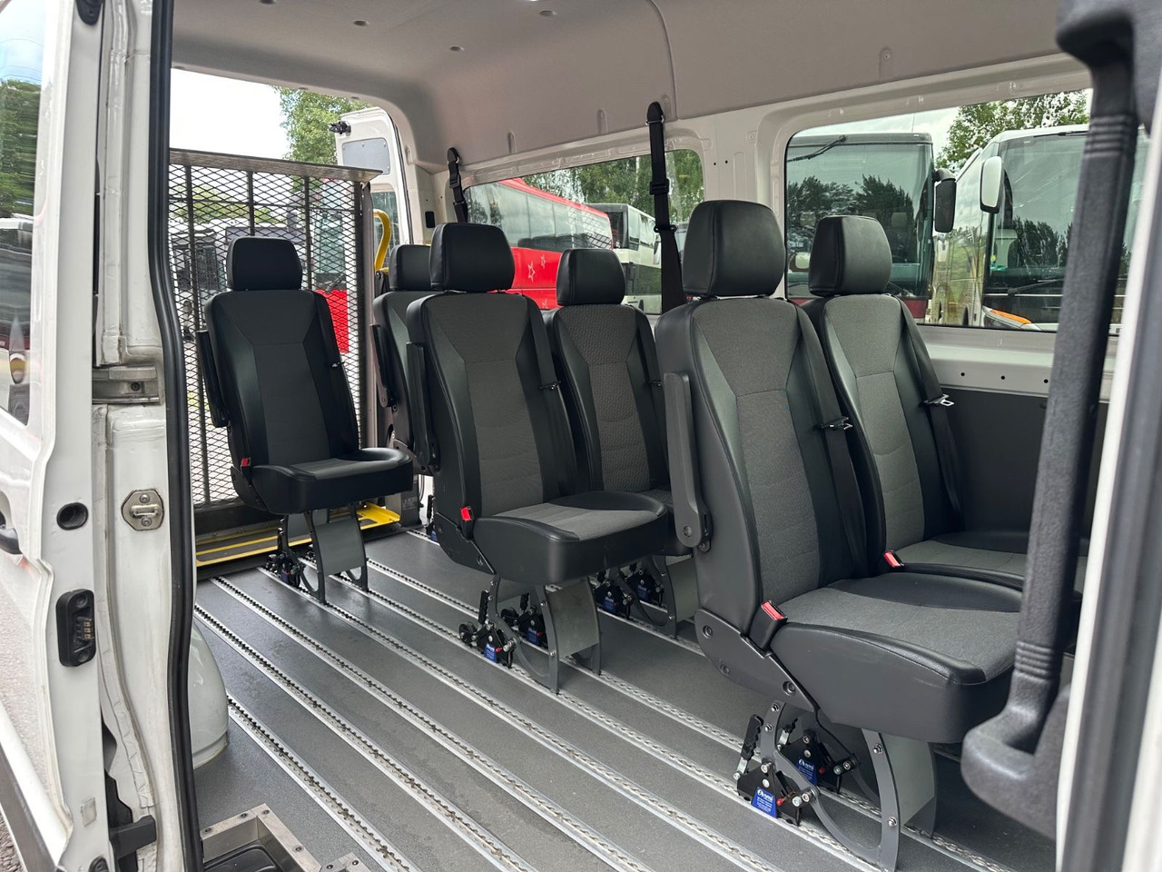 Пассажирский фургон Volkswagen Crafter (PDC*StandHz.*Behinderten gerecht): фото 6 Пассажирский фургон Volkswagen Crafter (PDC*StandHz.*Behinderten gerecht): фото 6